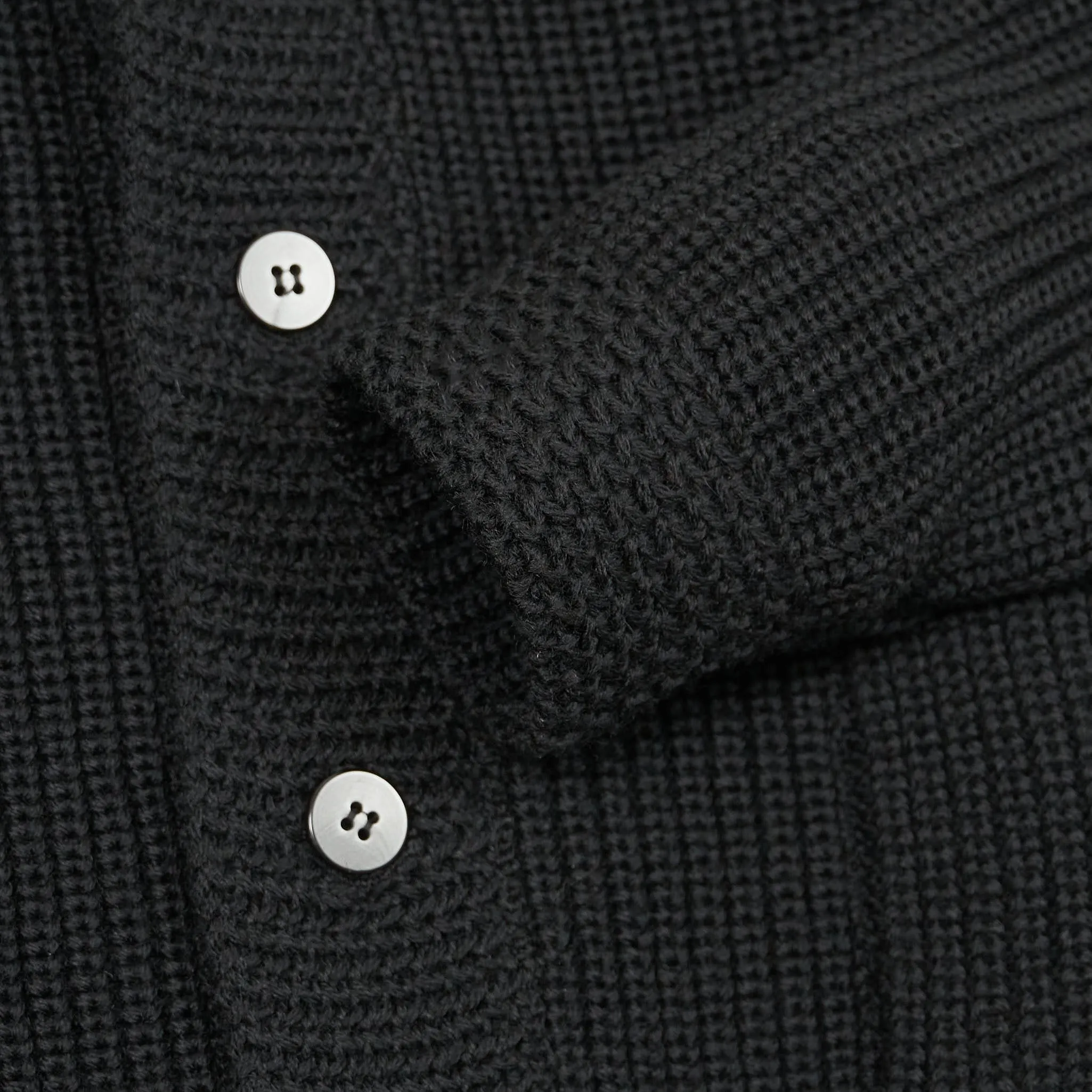 Black Sign Shallow Neck Cardiagan