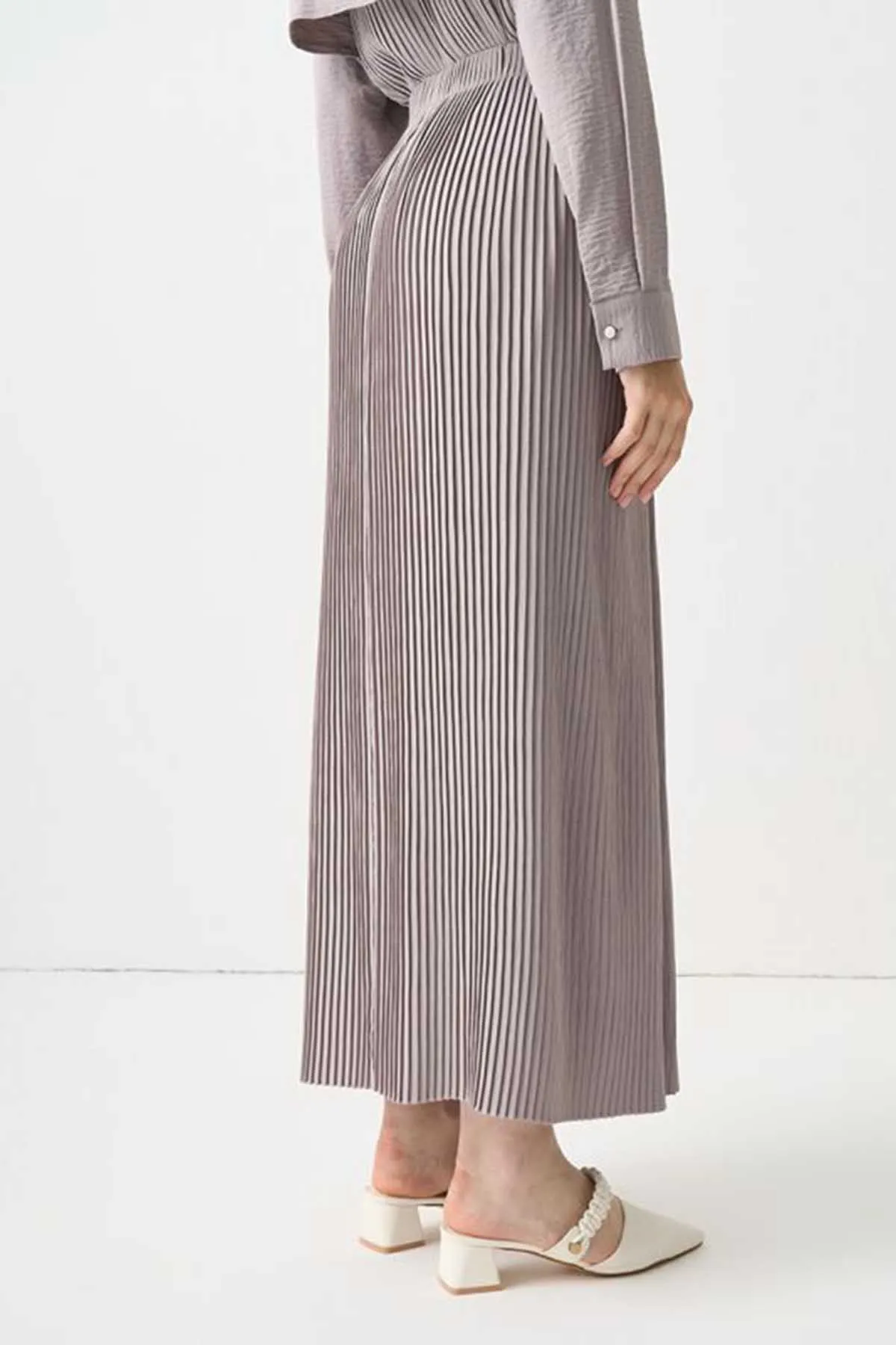 Single Tone Pleated Flared Skirt