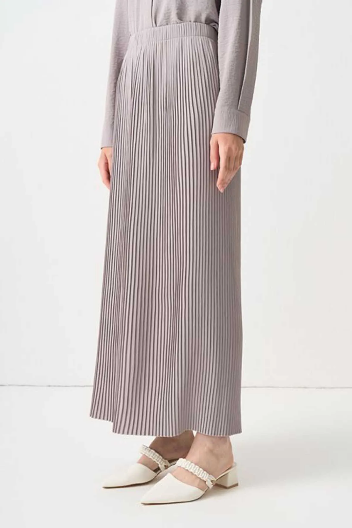 Single Tone Pleated Flared Skirt
