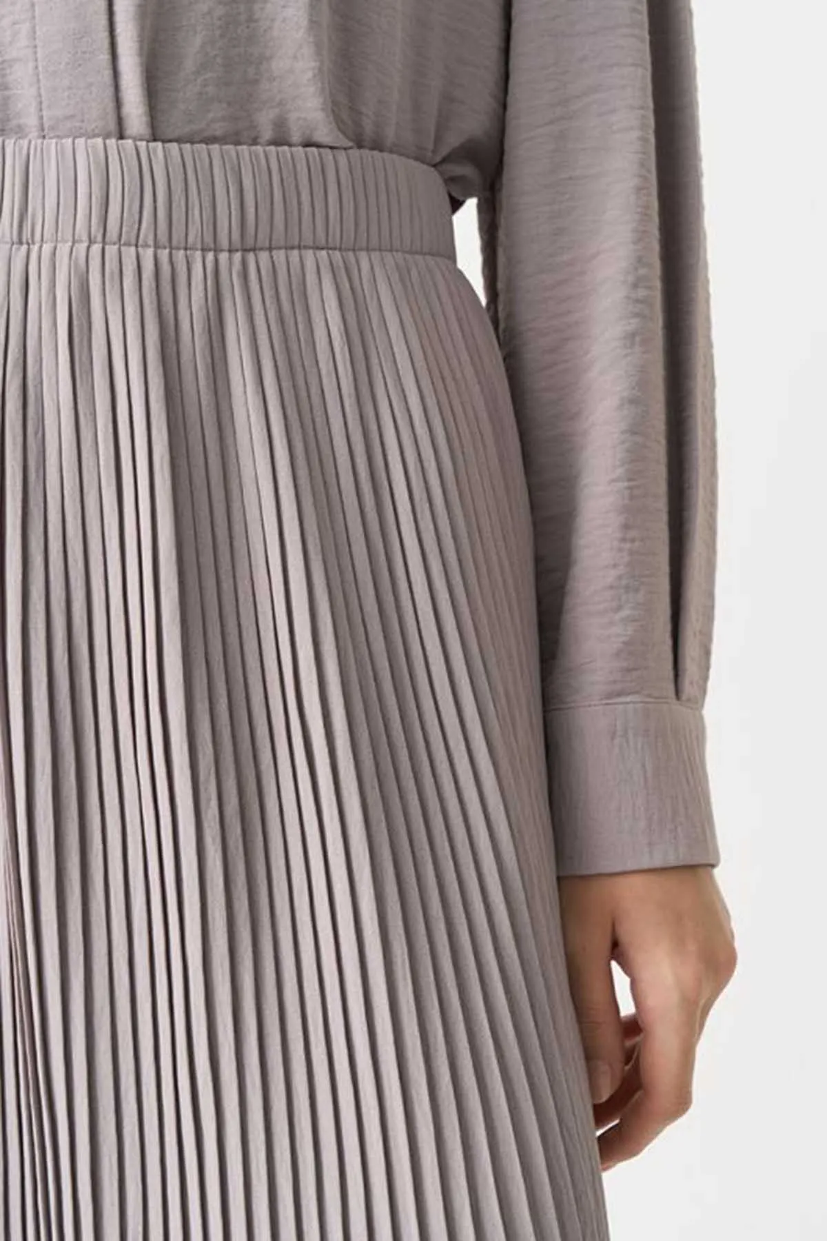 Single Tone Pleated Flared Skirt